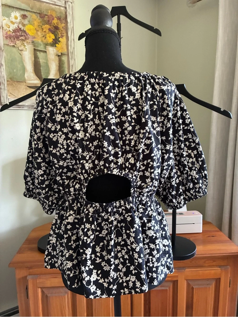 Old Navy Black Floral Puff Sleeve Peasant Blouse NWOT